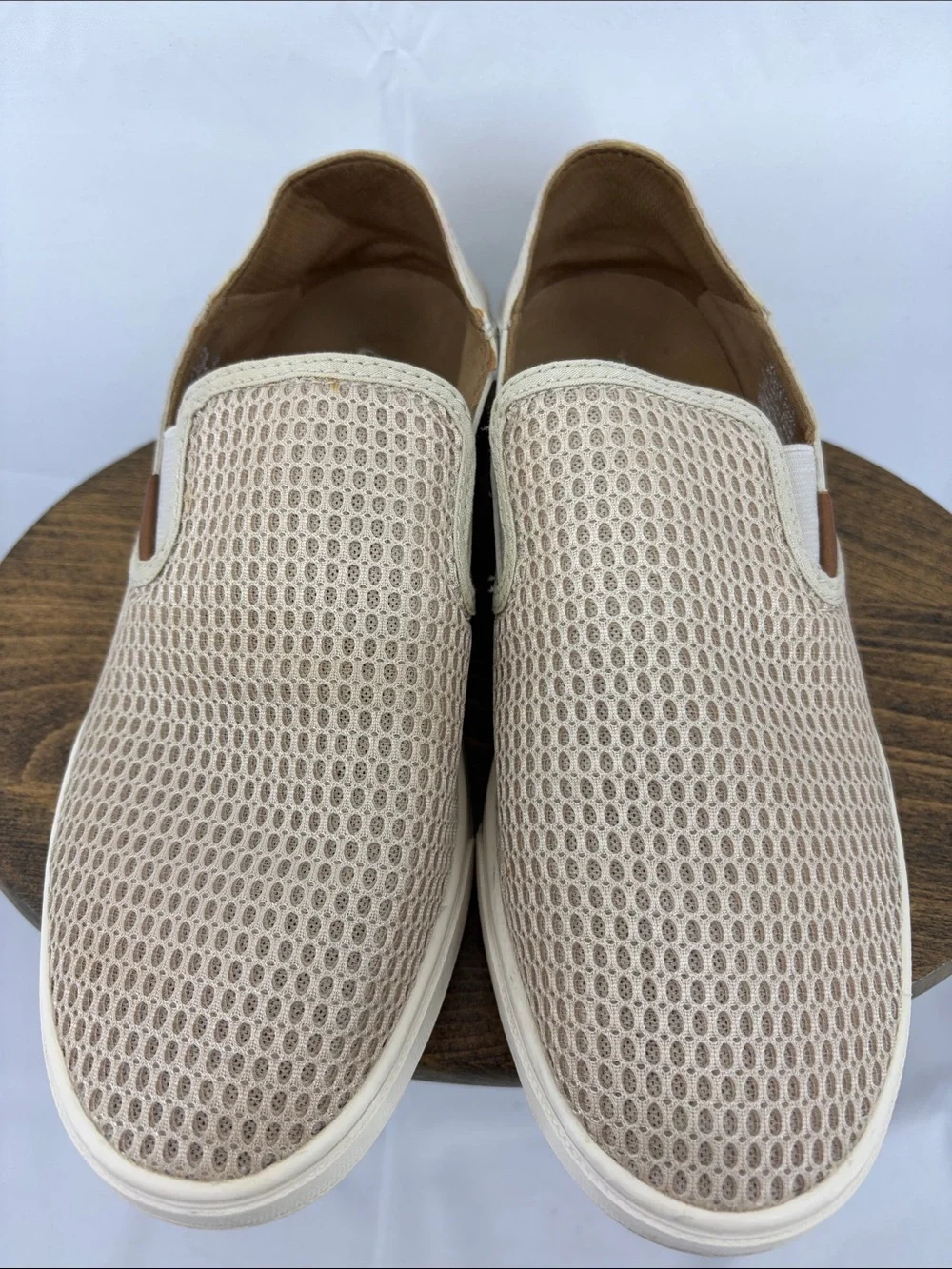 OluKai Womens Pehuea Slip-on Textured Top Slip-on Sneakers in Tapa Beige, sz 9